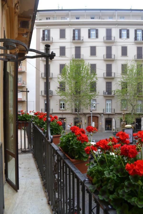 Il Balcone Sulla Piazza Villa Nápoly Kültér fotó